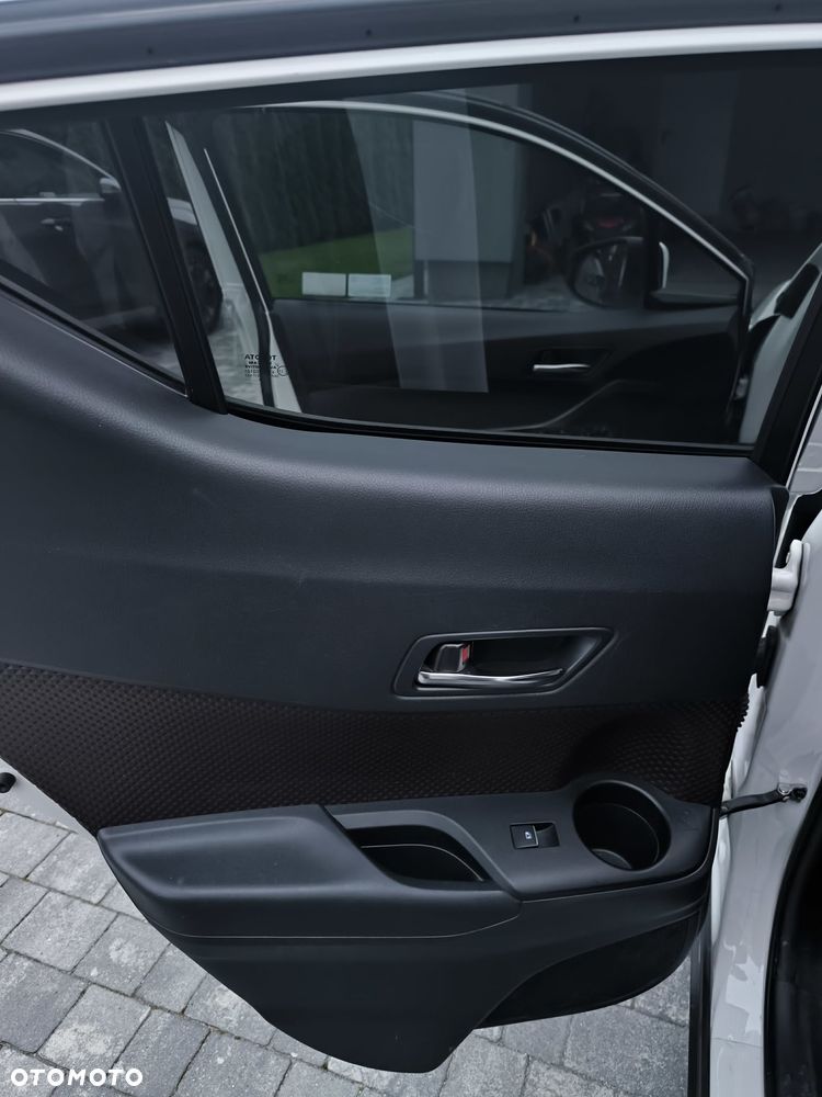 Toyota C-HR 1.8 Hybrid Prestige - 4