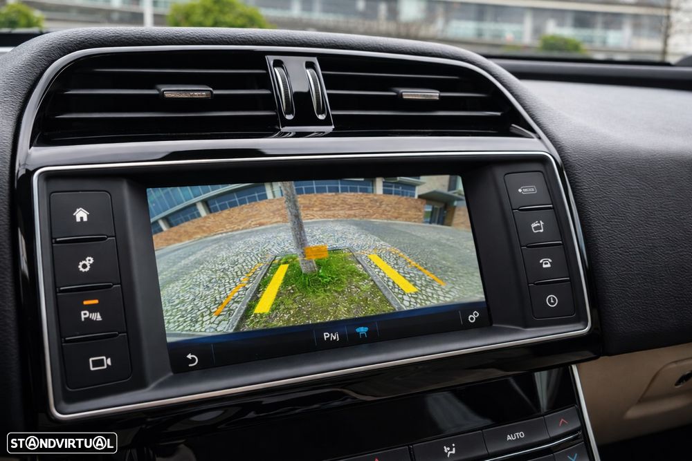 Jaguar XE 20d Aut. Prestige - 18