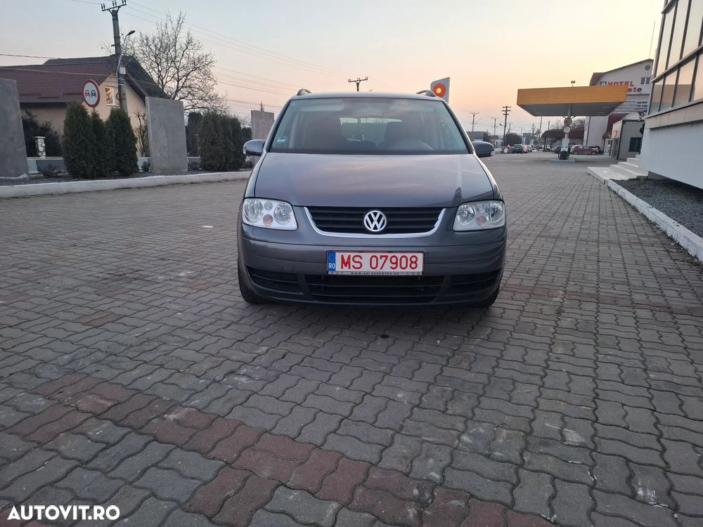 Volkswagen Touran 2.0 TDI DSG Highline - 17