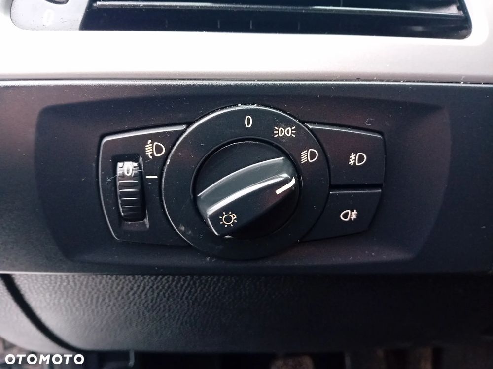 BMW Seria 3 318i Edition Exclusive - 23