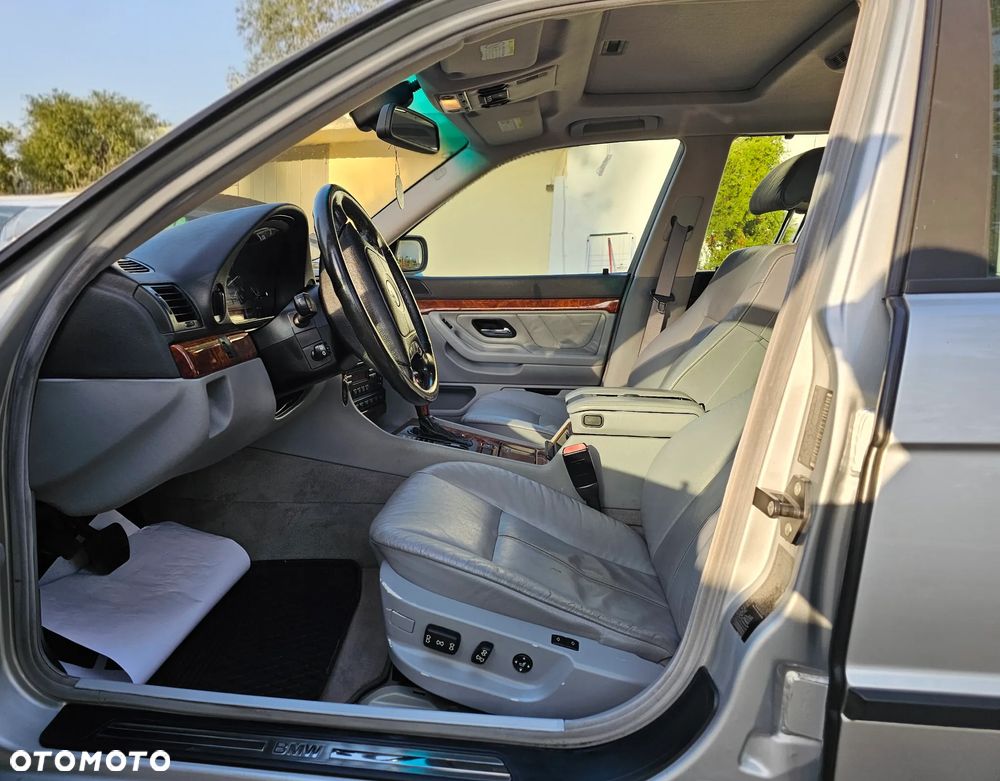 BMW Seria 7 740iL - 10