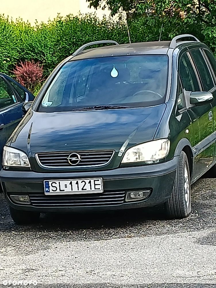 Opel Zafira 1.6 16V Comfort - 1