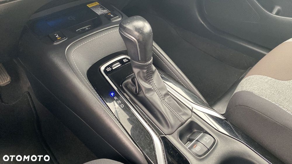 Toyota Corolla 2.0 Hybrid Trek - 17