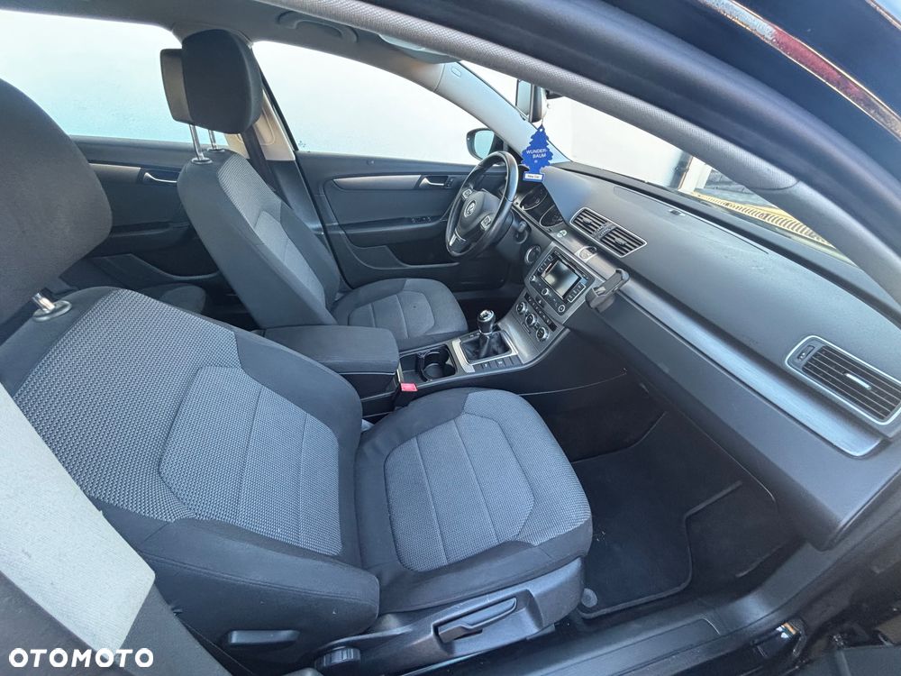 Volkswagen Passat 1.6 TDI Comfortline - 9