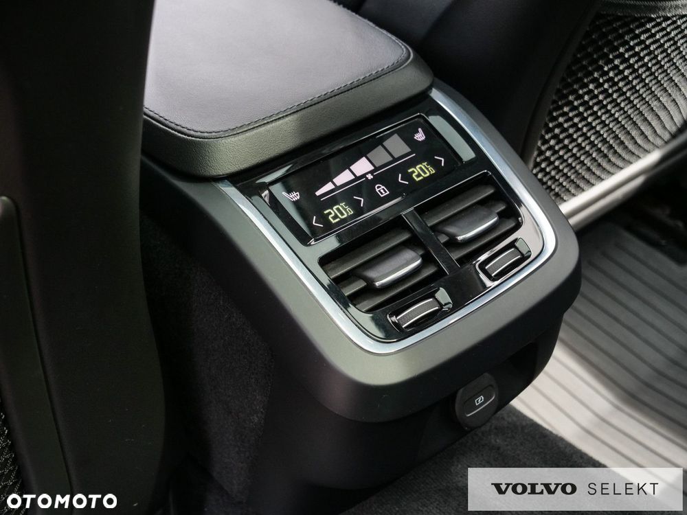 Volvo V90 Cross Country - 18