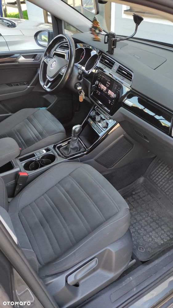 Volkswagen Touran 2.0 TDI BMT Highline DSG - 4