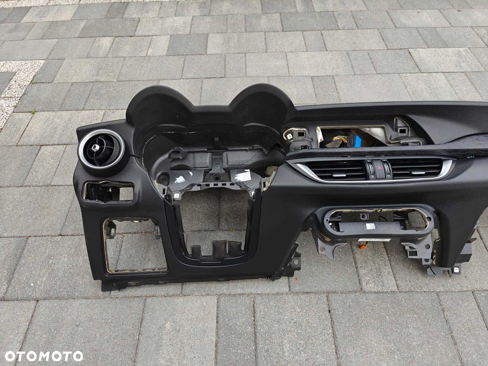 Deska Rozdzielcza Kokpit Alfa Romeo Stelvio Oryginał EUROPA - 2
