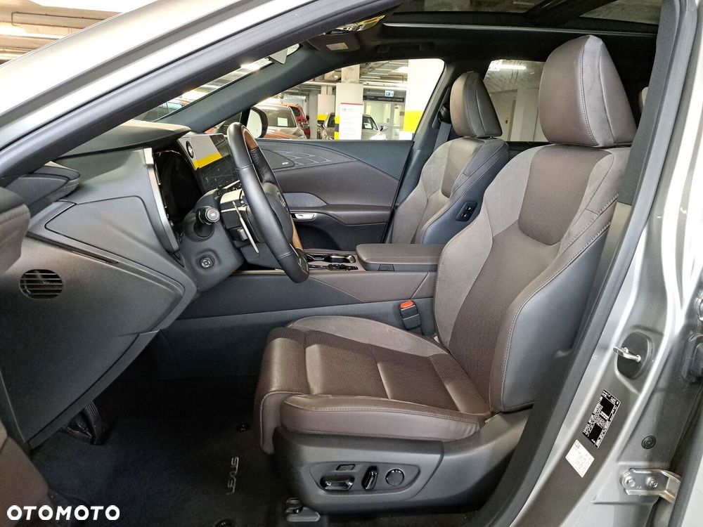 Lexus RX 2025