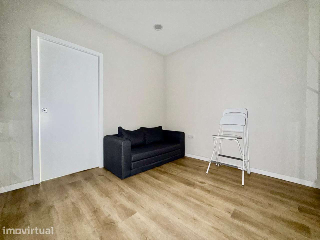 Escritório convertido em apartamento no Centro de Ovar - Grande imagem: 5/16