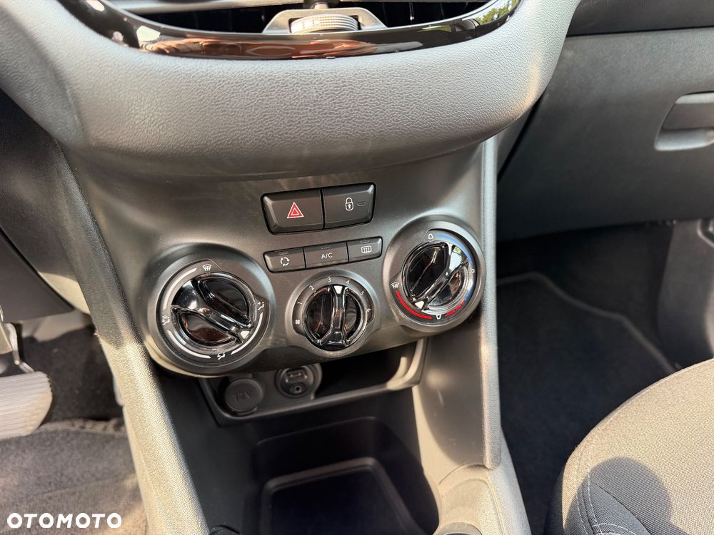 Peugeot 208 - 26
