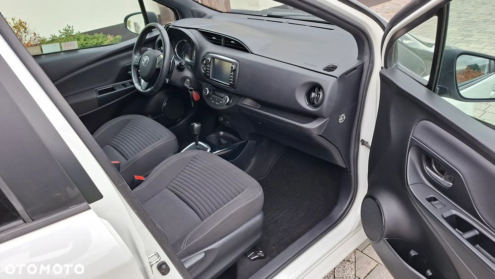 Toyota Yaris 1.5 Selection CVT - 12