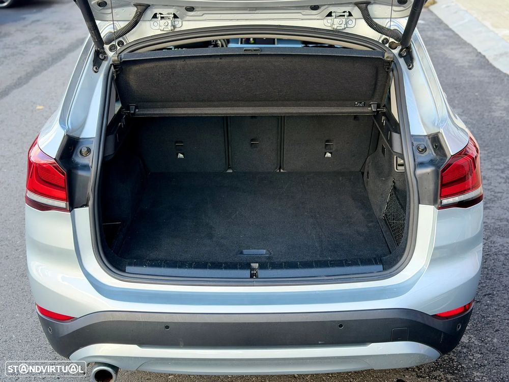 BMW X1 25 e xDrive Corporate Edition - 11