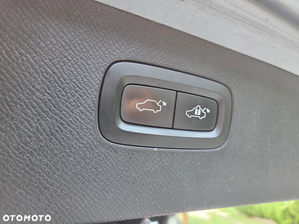 Volvo XC 90 T5 AWD Momentum - 24