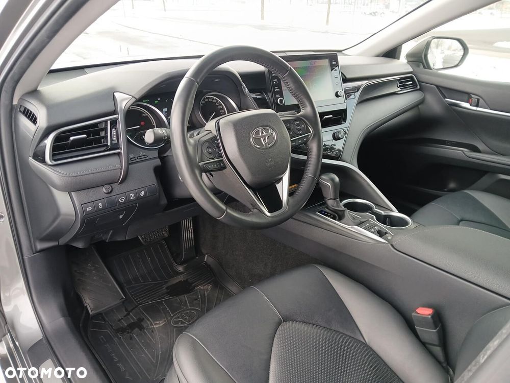 Toyota Camry 2.5 Hybrid Executive CVT - 17