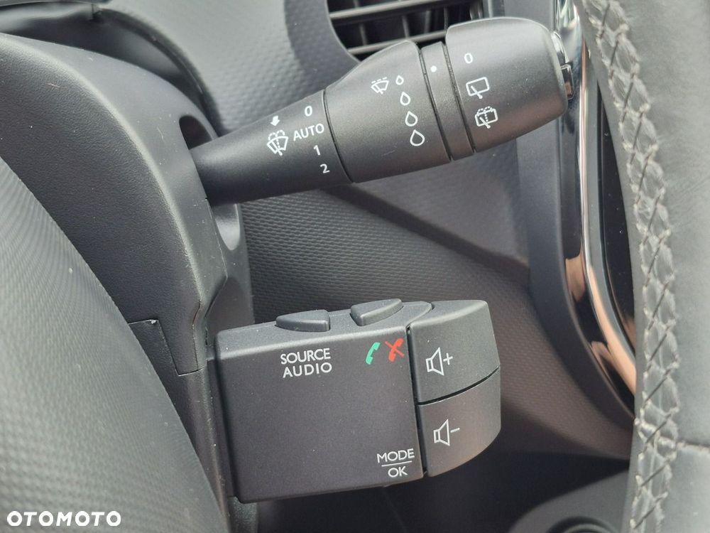 Renault Captur - 32
