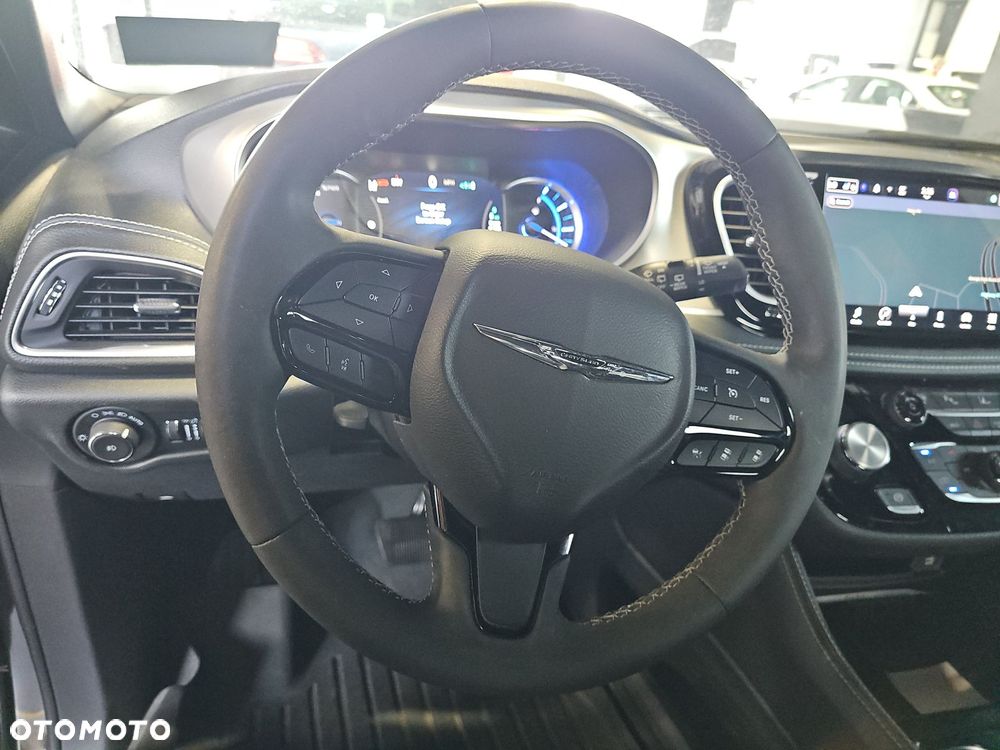 Chrysler Pacifica - 8