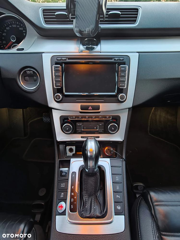 Volkswagen Passat 2.0 TDI DPF Highline DSG - 28