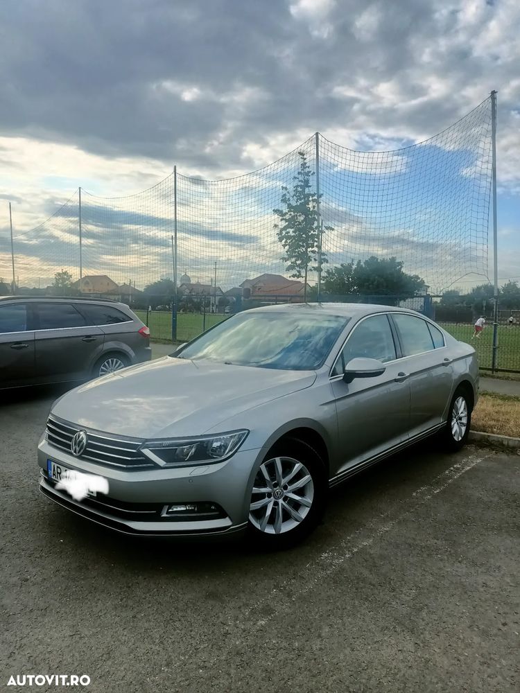 Volkswagen Passat - 1