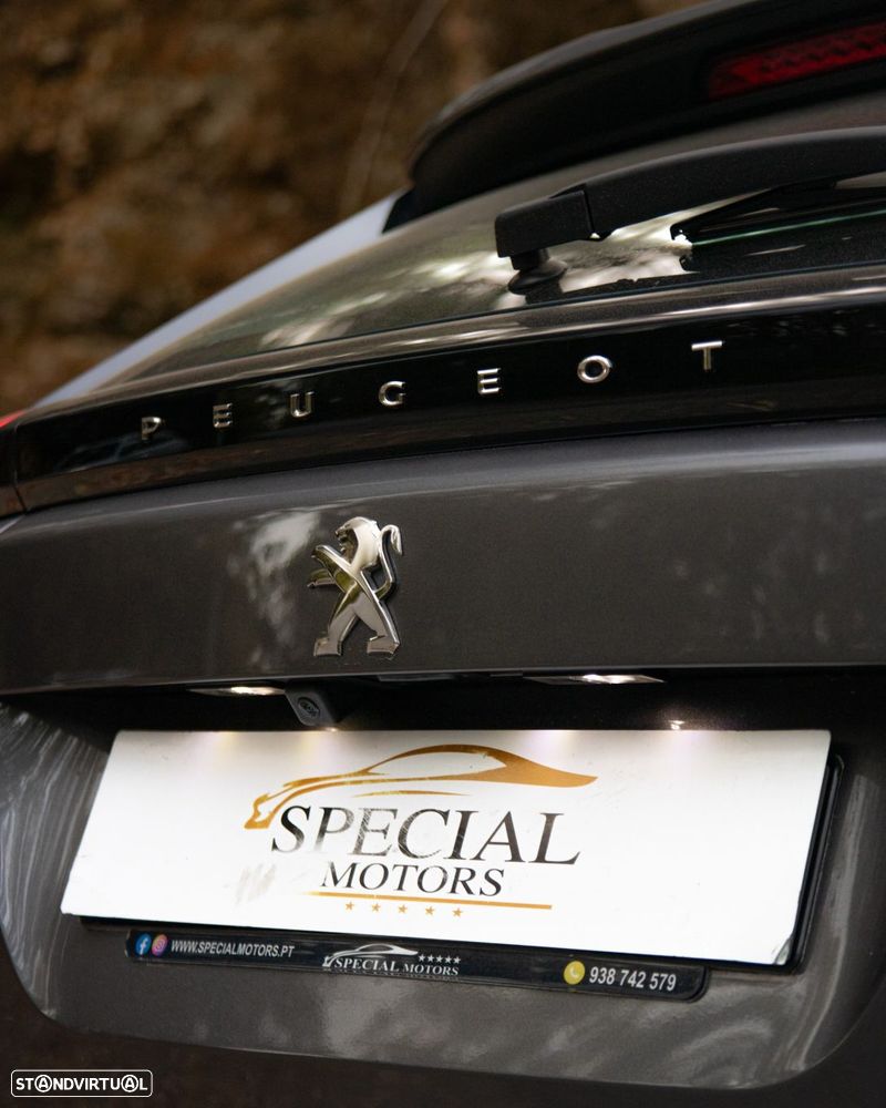 Peugeot 2008 1.2 PureTech Allure Pack - 30