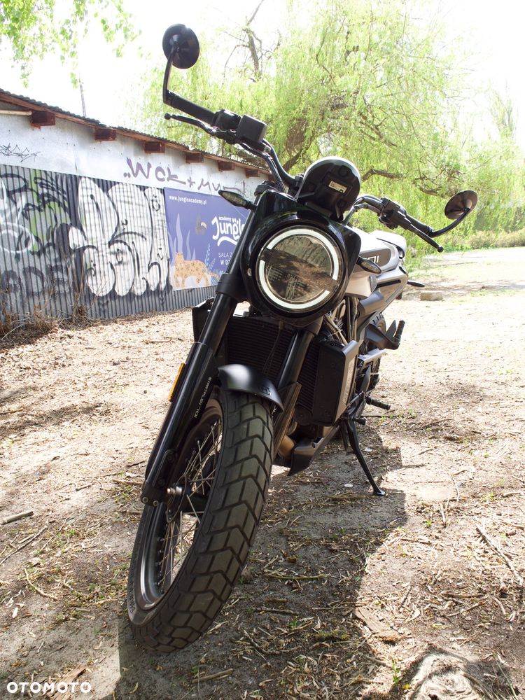 Husqvarna Svartpilen - 4