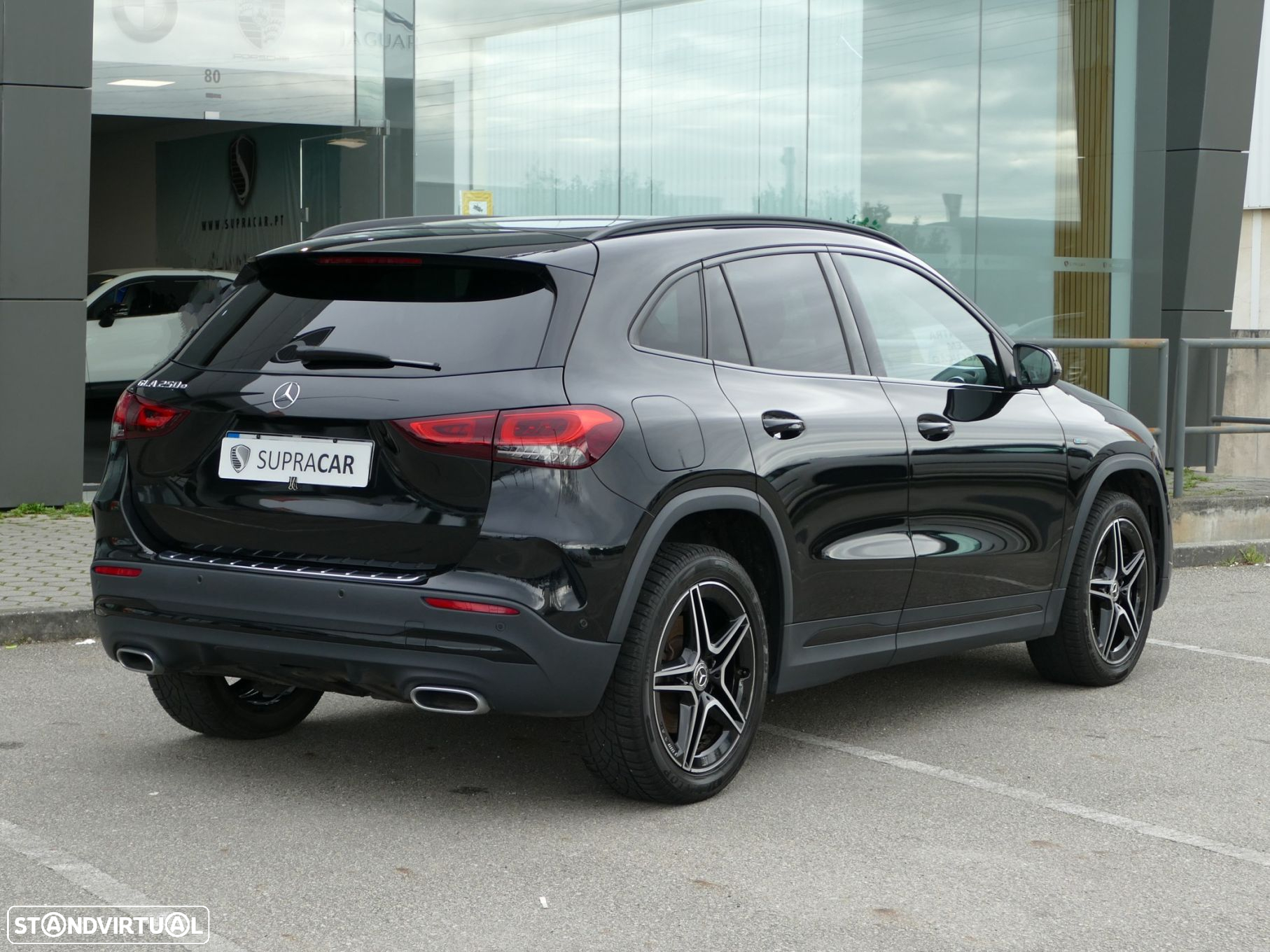 Mercedes-Benz GLA 250 e AMG Line - 3