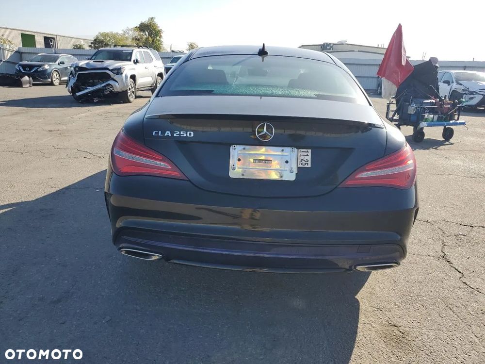 Mercedes-Benz CLA 250 4-Matic - 6