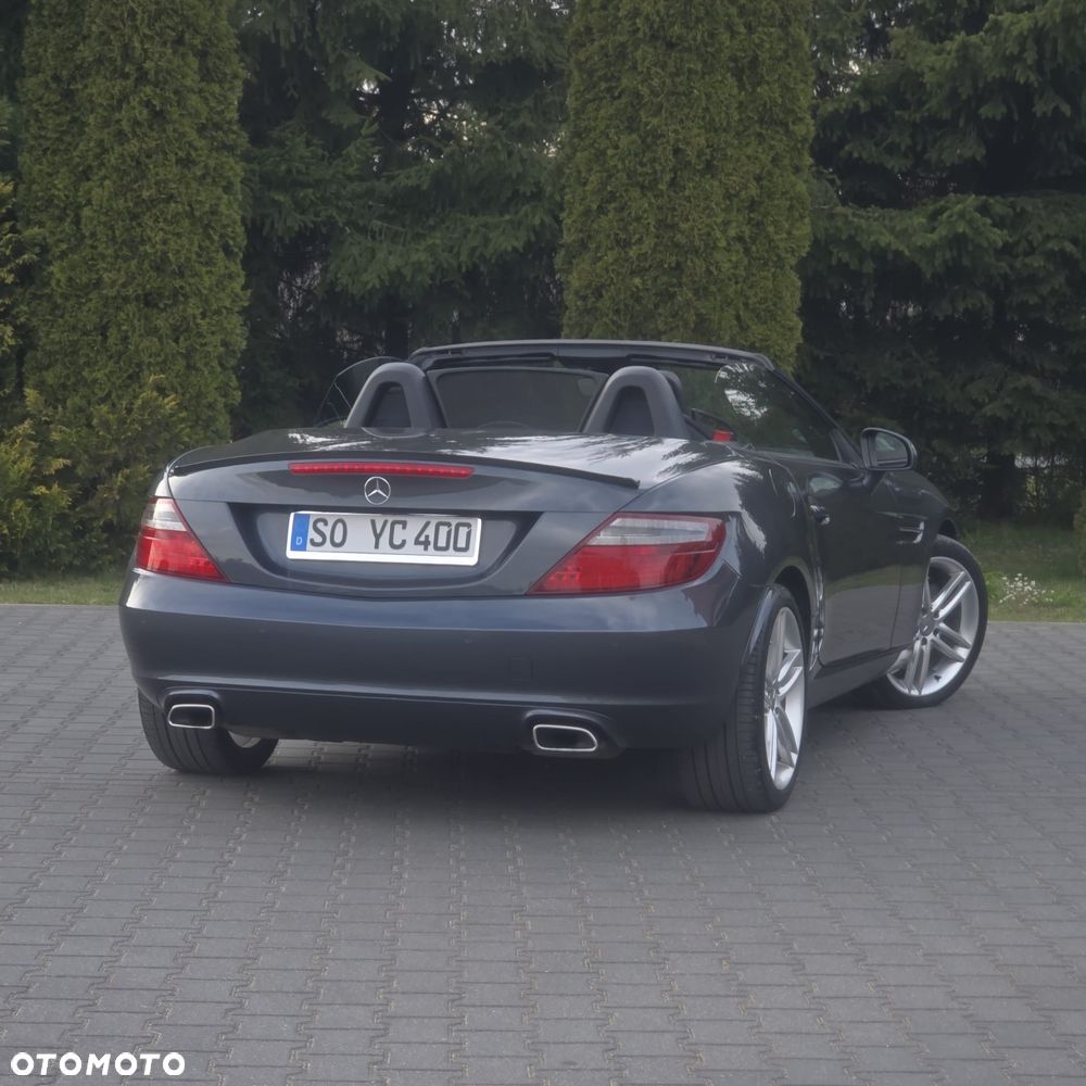 Mercedes-Benz SLK 200 (BlueEFFICIENCY) 7G-TRONIC - 12