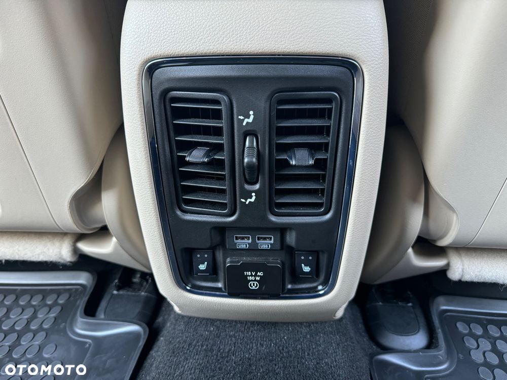 Jeep Grand Cherokee - 21