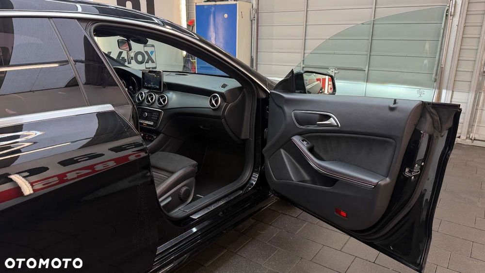 Mercedes-Benz CLA - 39