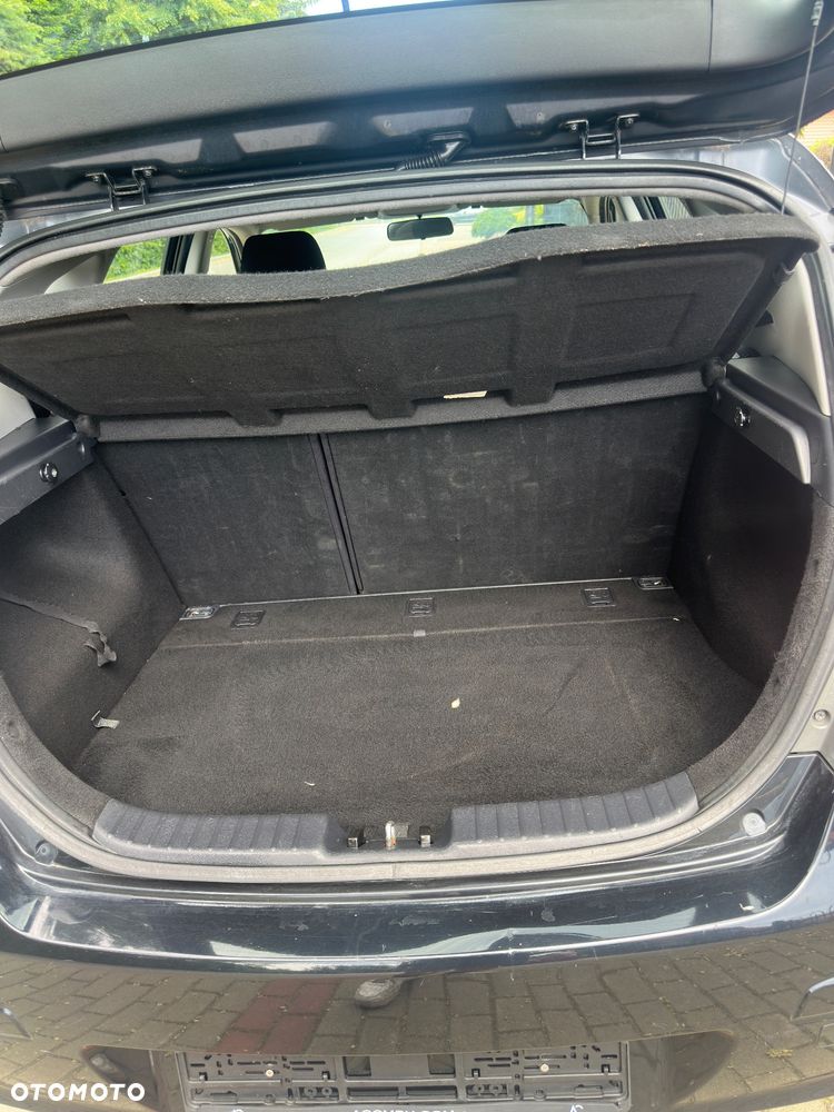 Hyundai i30 1.4 Base + - 9