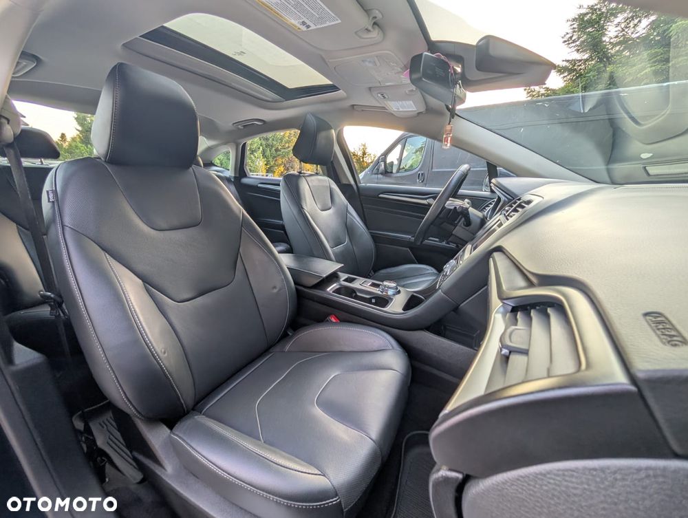 Ford Fusion - 28