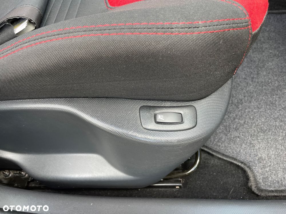 Renault Clio Limited - 19