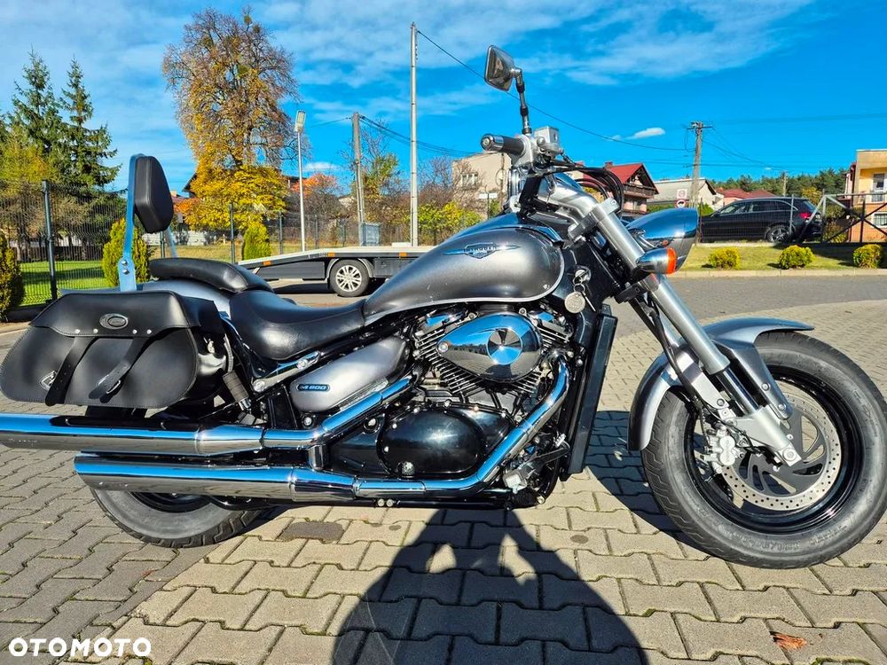 Suzuki Intruder - 1