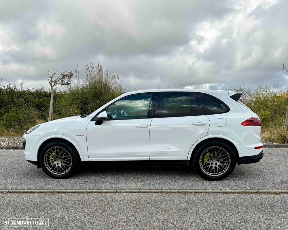 Porsche Cayenne S E-Hybrid - 1