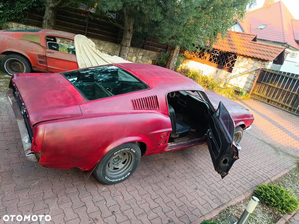 Ford Mustang - 5