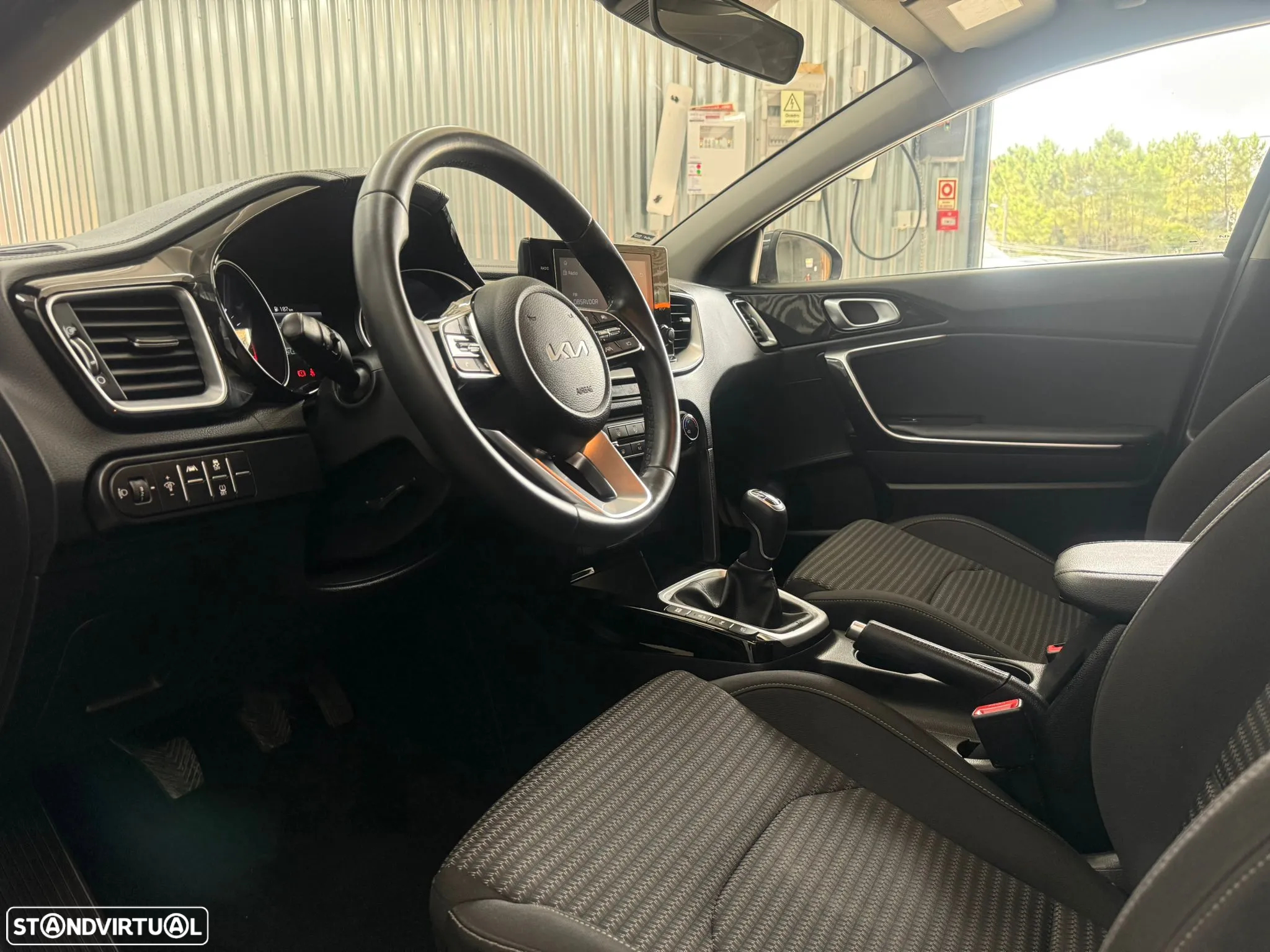 Kia Ceed SW 1.6 CRDi MHEV Dynamic - 25