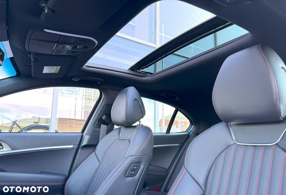 Genesis G70 - 28