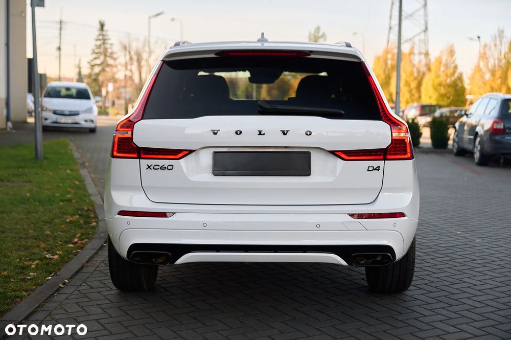 Volvo XC 60 D4 R-Design - 16