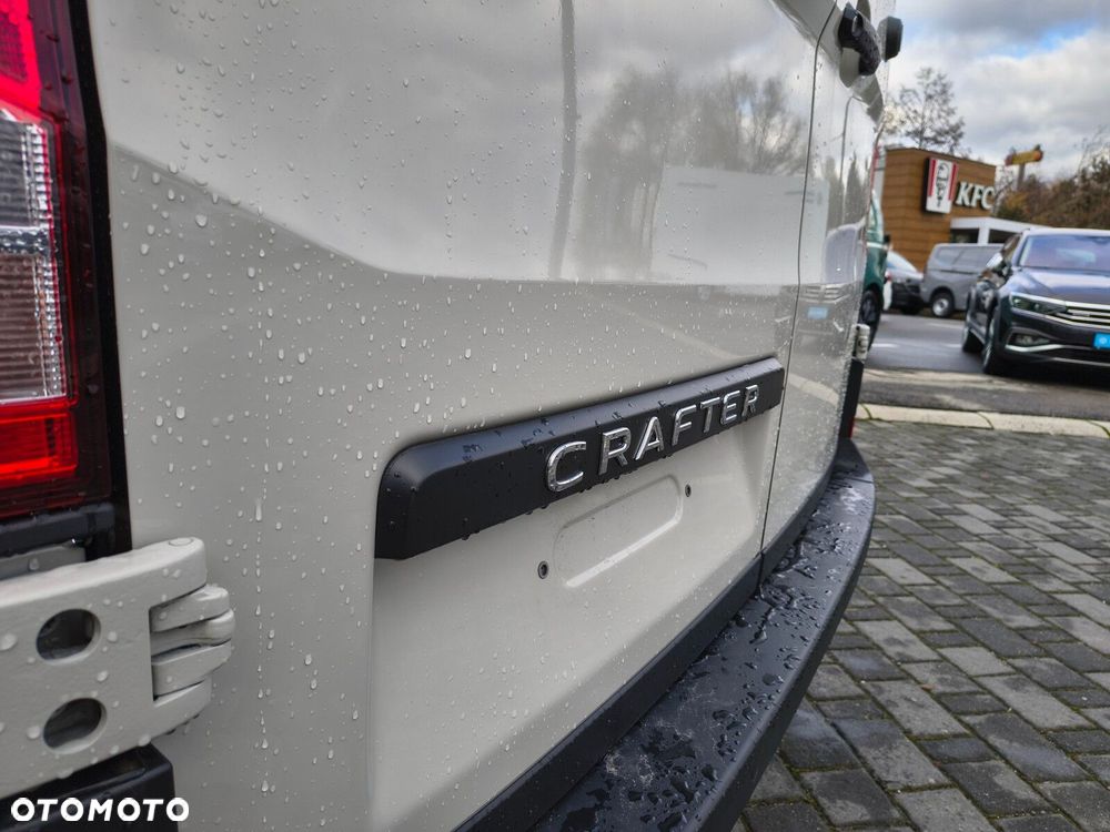 Volkswagen Crafter 35 2.0 TDI L4H3 4490 177 KM - 10