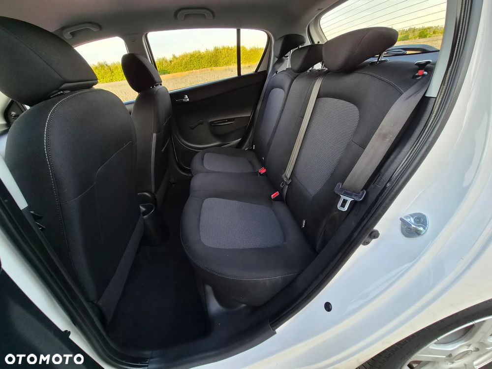 Hyundai i20 1.2 Trend - 27