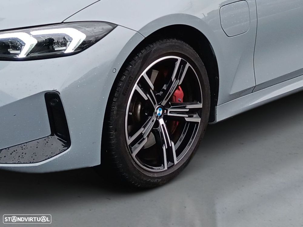 BMW 330 e Pack Desportivo M Auto - 4