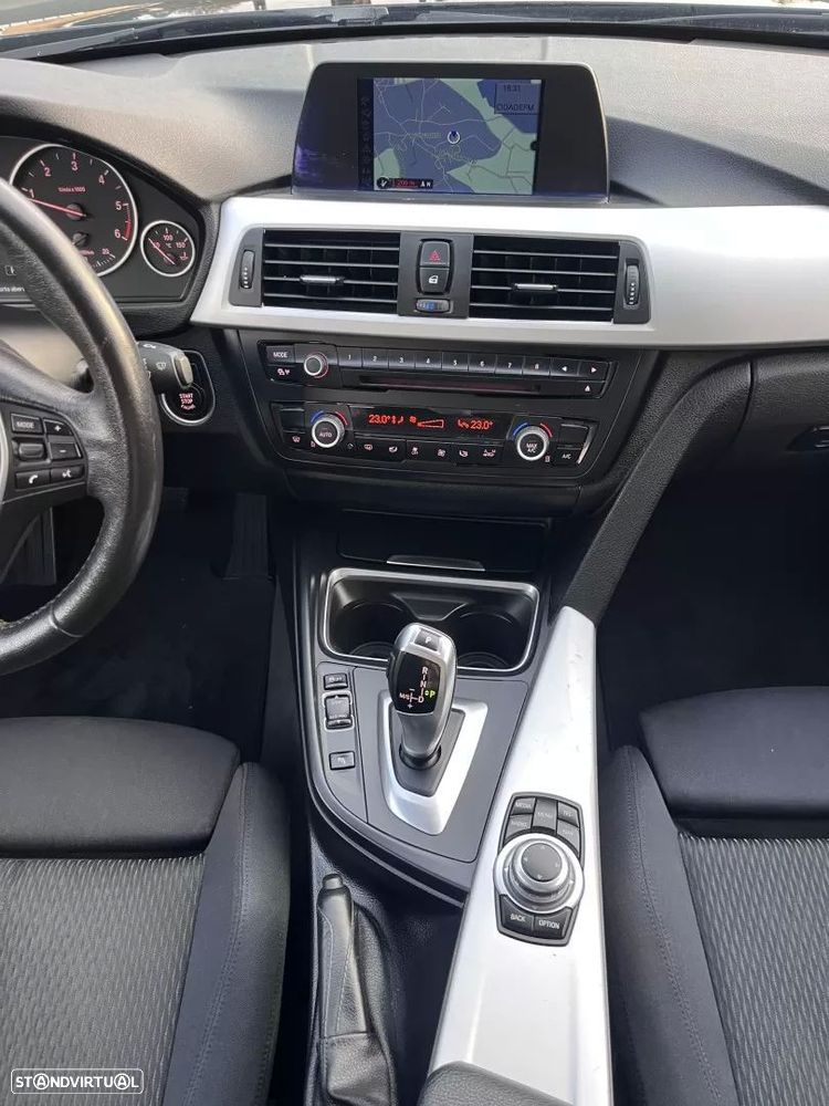 BMW 320 d Touring Aut. Sport Line - 30