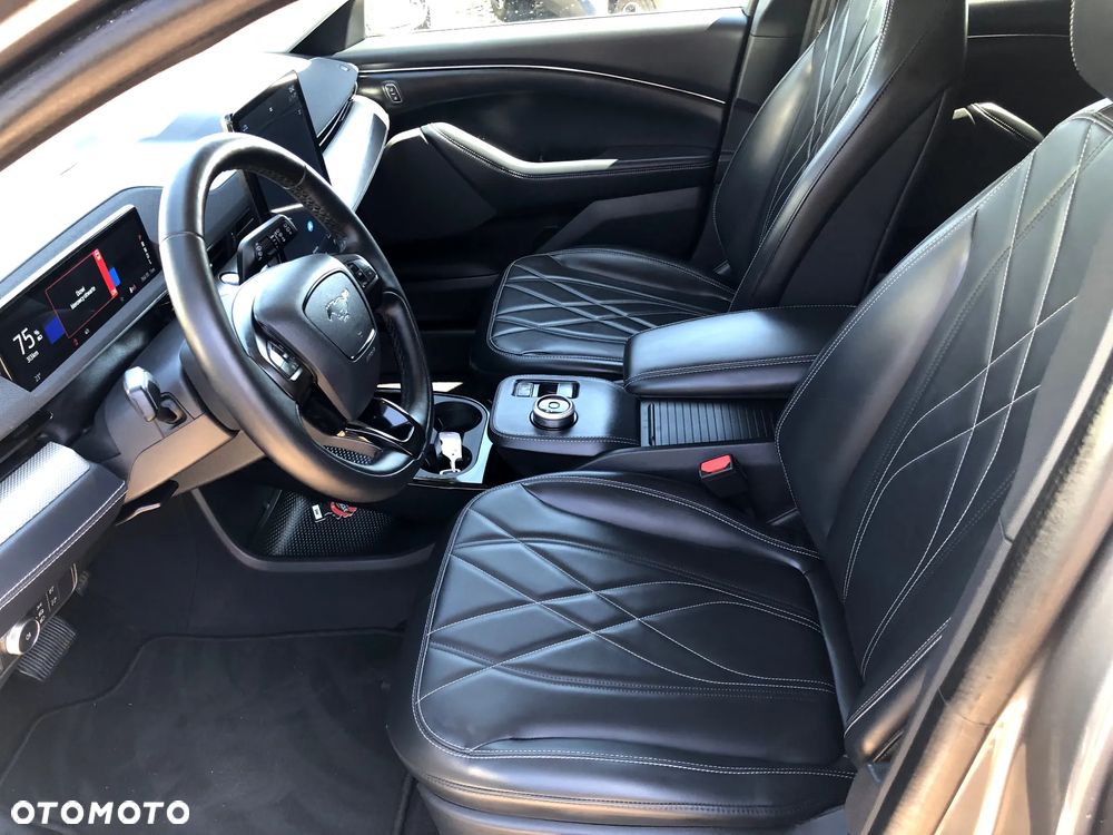 Ford Mustang Mach-E - 13