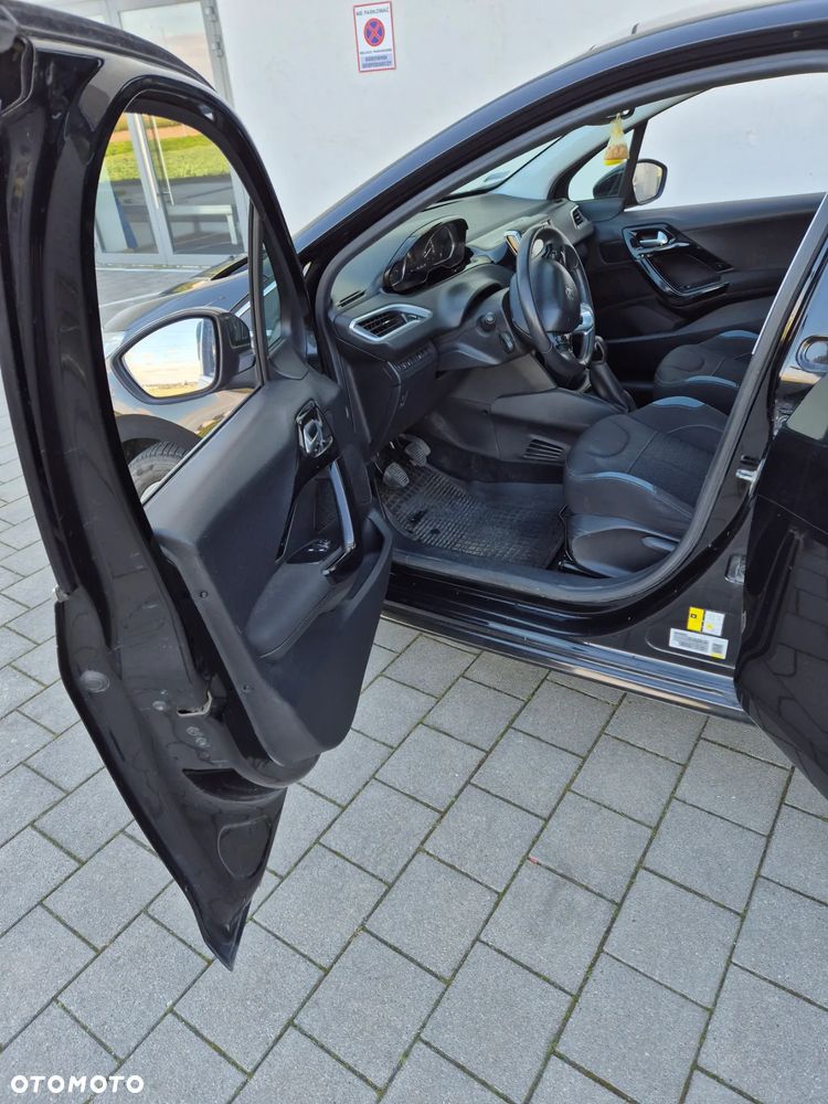 Peugeot 208 1.2 PureTech Active - 17