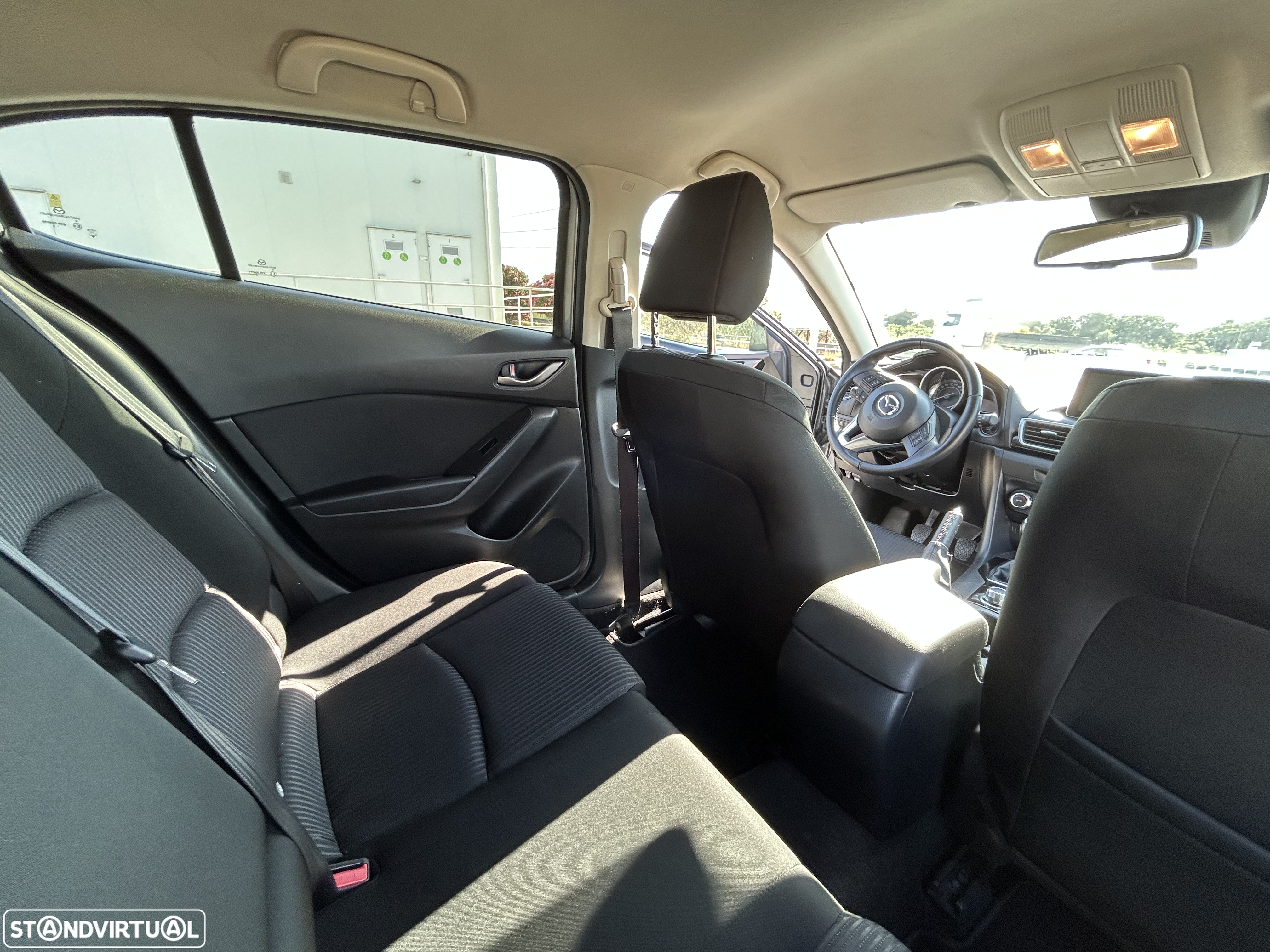 Mazda 3 1.5 Sky-G Evolve HS Navi - 33