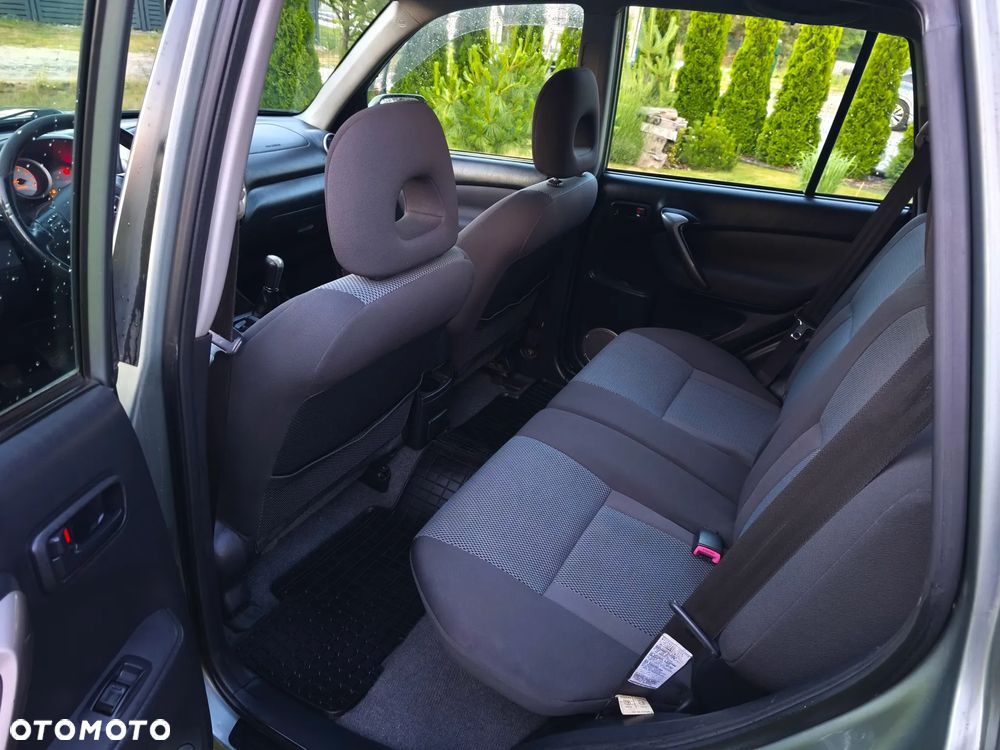 Toyota RAV4 2.0 D-4D 4x4 - 21