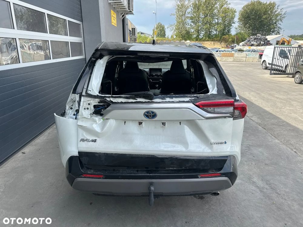 Toyota RAV4 Hybrid Selection 4x2 - 8
