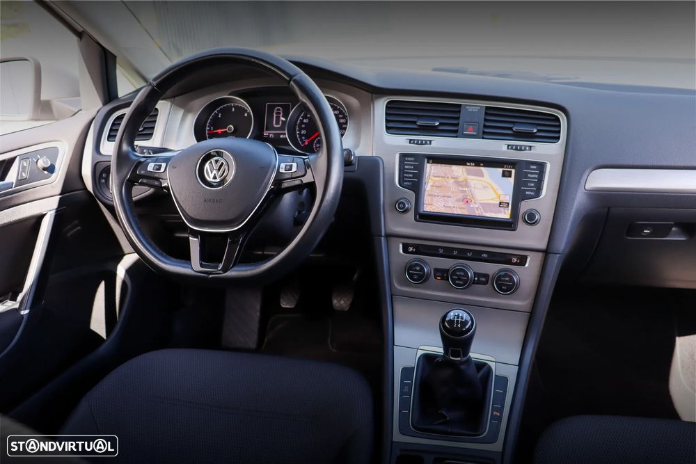 VW Golf Variant 1.6 TDi Confortline - 16