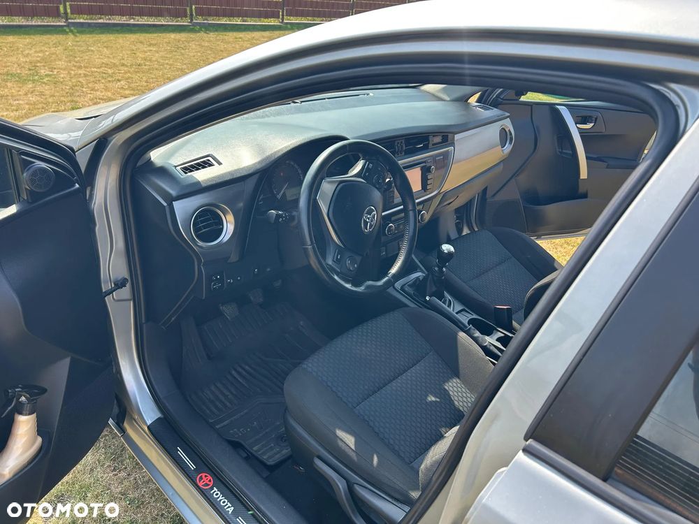 Toyota Auris - 12