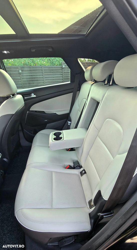 Hyundai Tucson 2.0 CRDI 4WD 6AT Luxury Pack+ - 39